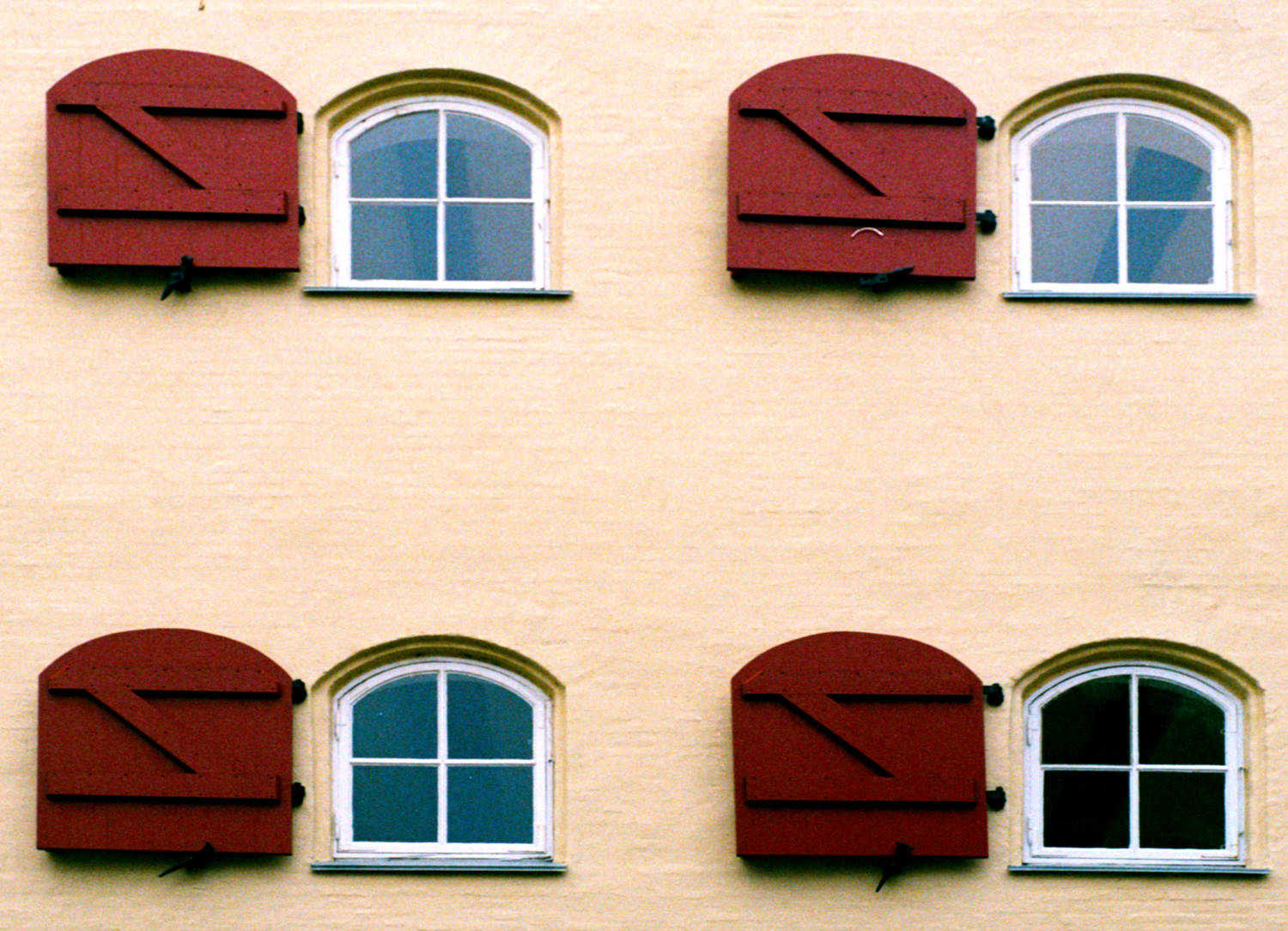 4 windows with shutters